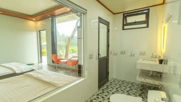 ํจ๋ฐ๋ฆฌ๋ฃธ, ๋ง๋น ์ ๋ง | ์์ค | ์ฌ๋ฆฌํผ, ํ์