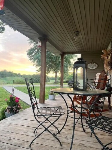 Country setting near Mammoth cave , Barren River