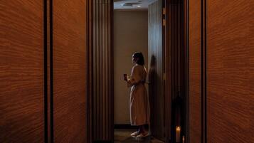 Couples treatment rooms, body treatments, aromatherapy