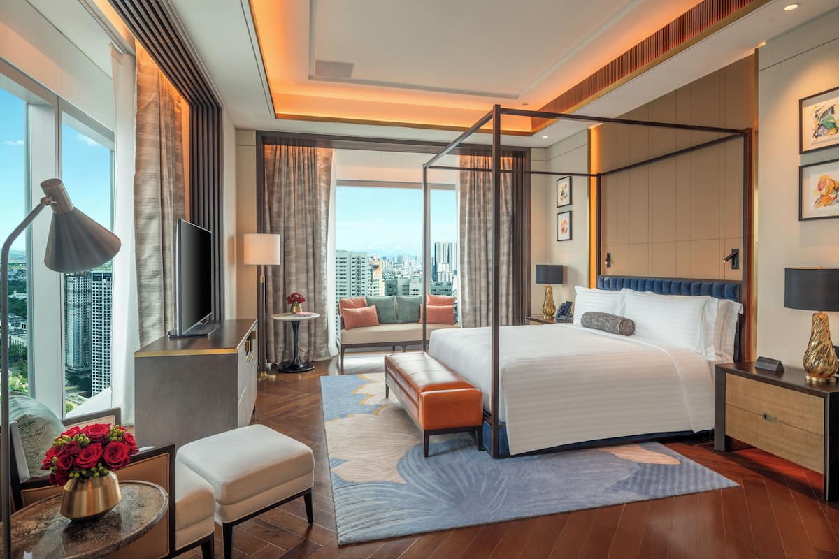 Suite (Ruby) | Premium bedding, down comforters, minibar, in-room safe