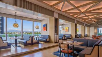 بوفيه فطور يوميًا مقابل رسوم