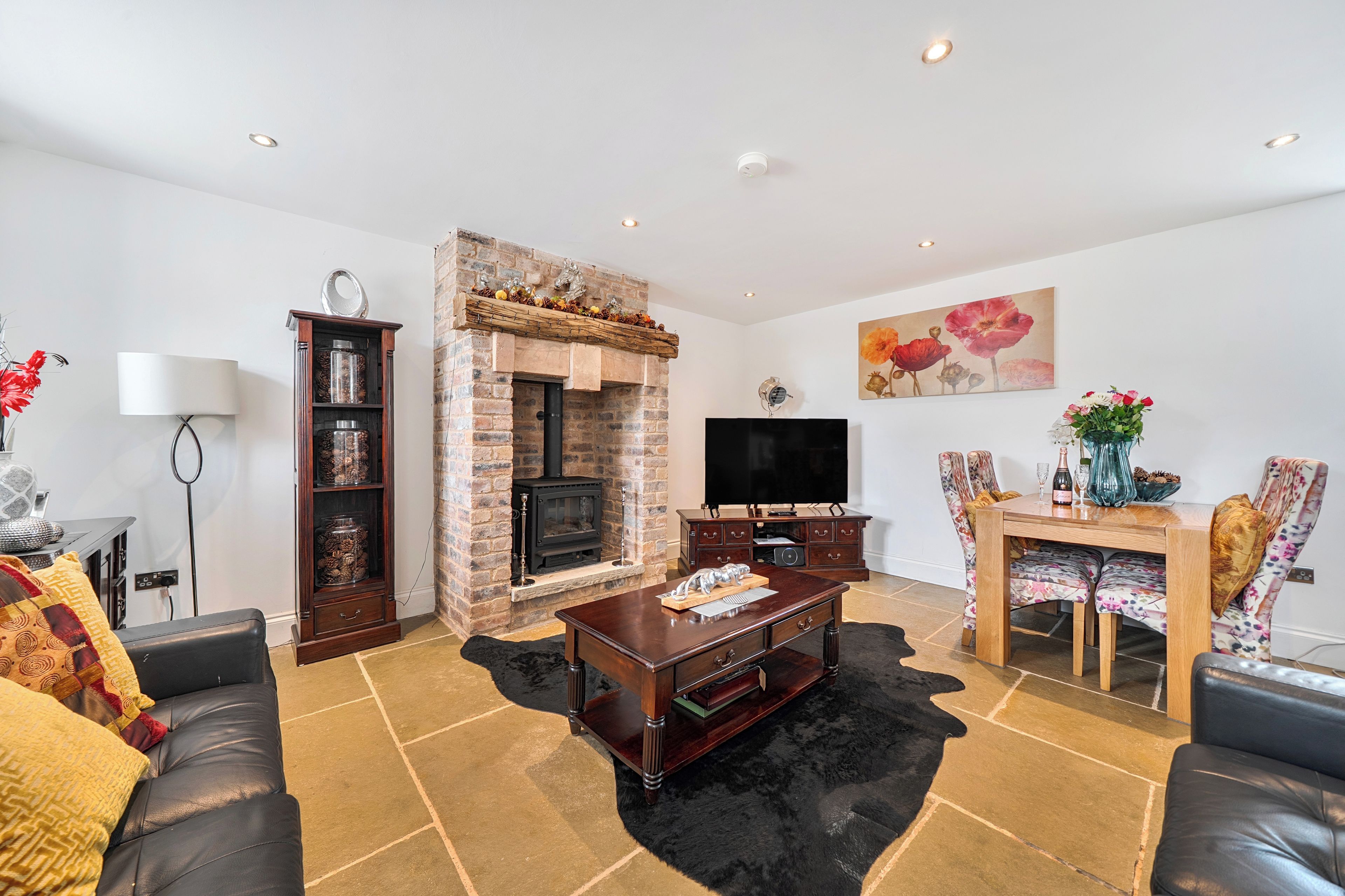 TV, fireplace, stereo