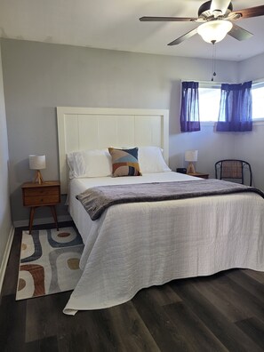 2 Schlafzimmer, Schreibtisch, Bügeleisen/Bügelbrett, kostenloses WLAN