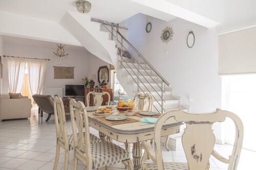 Anna's House