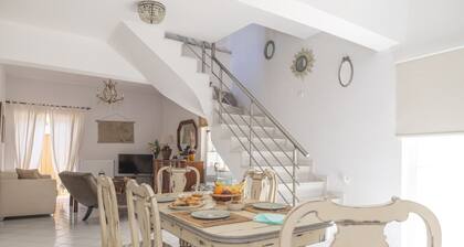 Anna's House