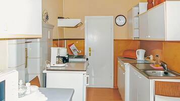 Kühlschrank, Ofen, Herdplatte