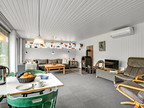 Televisie en een open haard