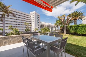 Outdoor dining - Apartamerica 341. Lujo.vista Mar (Costa Adeje)