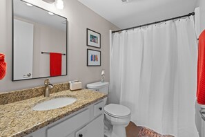 Hair dryer, towels, soap, shampoo - Lakefront on Hamilton! King Size Beds, Pool, Boat Slip & Gorgeous Sunsets!  (Lake Hamilton)