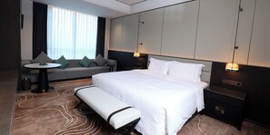 Cubrecamas, colchones con efecto memoria y minibar 