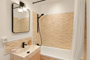 Hair dryer, towels - Casa Rinetta, Lugano, Switzerland (Lugano)