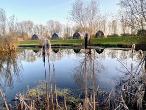 Property grounds - Somerset glamping pod with access to adventure activities. (East Huntspill)