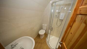 Douche, serviettes fournies