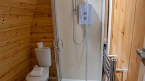 Douche, serviettes fournies