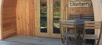 Somerset glamping pod with access to adventure activities.