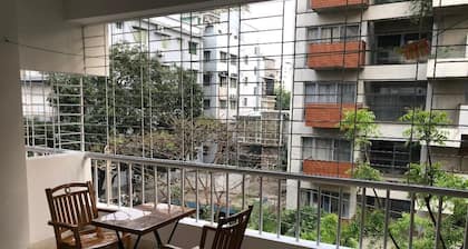 BANANI Fully Private Apt on 4th Floor