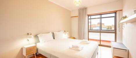 2 chambres, fer et planche Ă repasser, accĂšs Internet, draps fournis