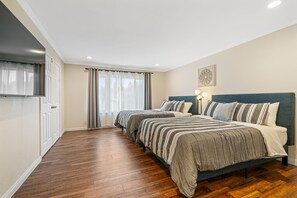 4 chambres, fer et planche à repasser, Wi-Fi, draps fournis