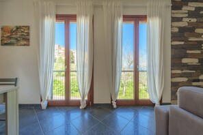Fireplace - Casa Manes in a panoramic position with large outdoor space (Rio dell'Elba)