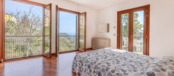 Casa Manes in a panoramic position with large outdoor space