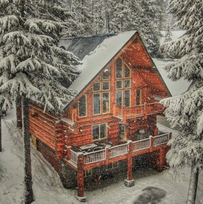 Exterior - Cozy Ski Retreat in Govy w/ Hot Tub and Outdoor Sauna (Government Camp)