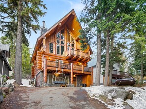 Exterior - Cozy Ski Retreat in Govy w/ Hot Tub and Outdoor Sauna (Government Camp)