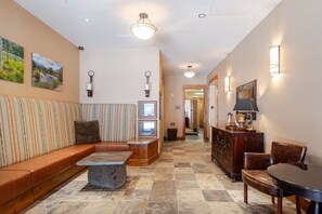 TV connectée, cheminée