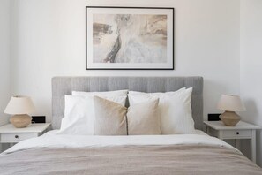 2 Schlafzimmer, Schreibtisch, Bügeleisen/Bügelbrett, WLAN