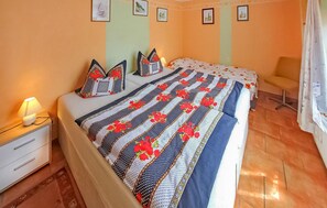 1 chambre, lit de bébé portatif