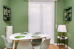 تناول الطعام