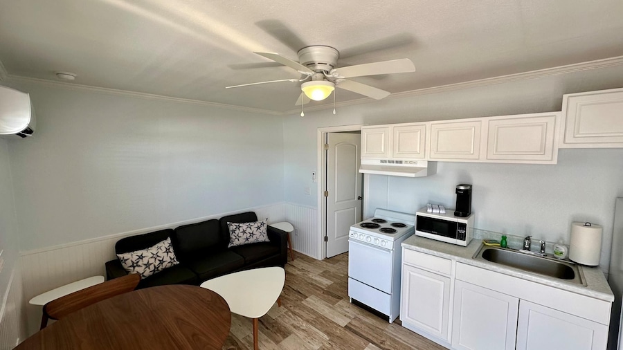 Fins Right - Next to Margaritaville