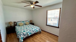 2 bedrooms - One Particular Cottage - Next to Margaritaville (Fort Myers Beach)
