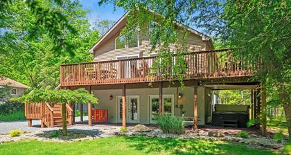 Mews Mountain House by Avantstay Walk to Beach, Hot Tub, Game Room