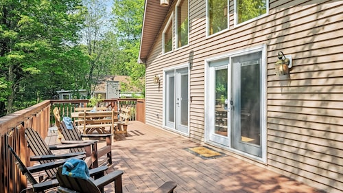 Mews Mountain House by Avantstay Walk to Beach, Hot Tub, Game Room