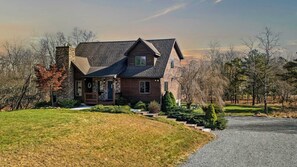 Interior - Entertainer's Home w/ Deck, Game Room & Hot Tub Lake View Retreat by Avantstay (Albrightsville)
