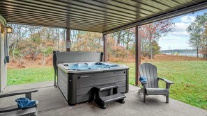 Interior - Entertainer's Home w/ Deck, Game Room & Hot Tub Lake View Retreat by Avantstay (Albrightsville)