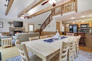 House (6 Bedrooms) | Interior - Woodland Oasis by Avantstay Hot Tub, Firepit, Walk to Lake (Lake Harmony)