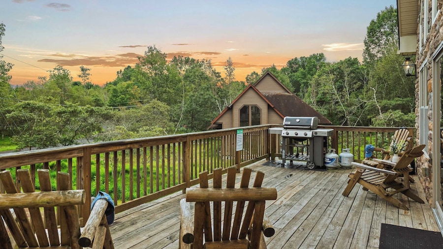 Otter Banks by Avantstay Sleeps 18 + Hot Tub, Views, Game Room