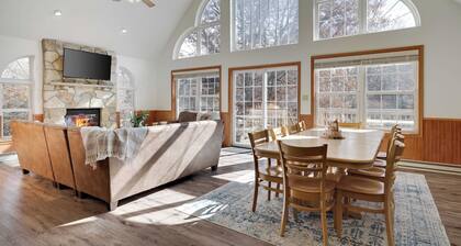 Sycamore Cove by Avantstay Hot Tub, Game Rooms