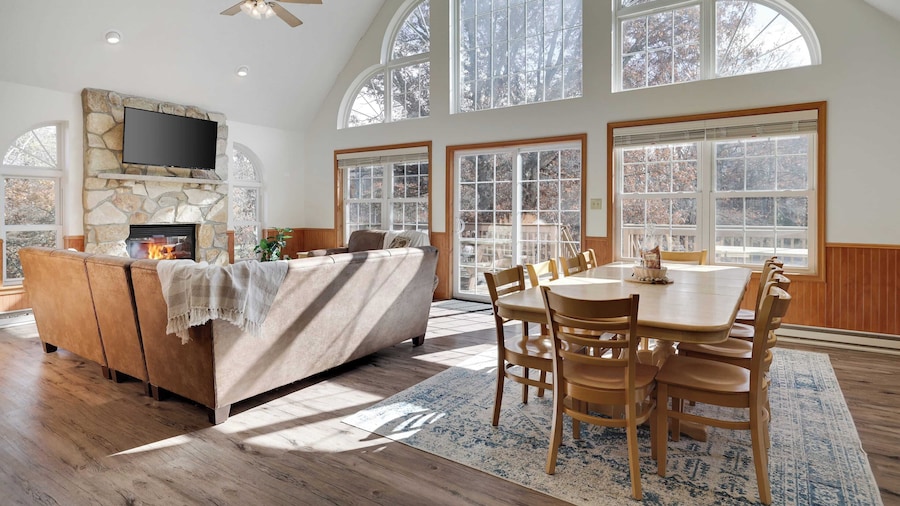 Sycamore Cove by Avantstay Hot Tub, Game Rooms