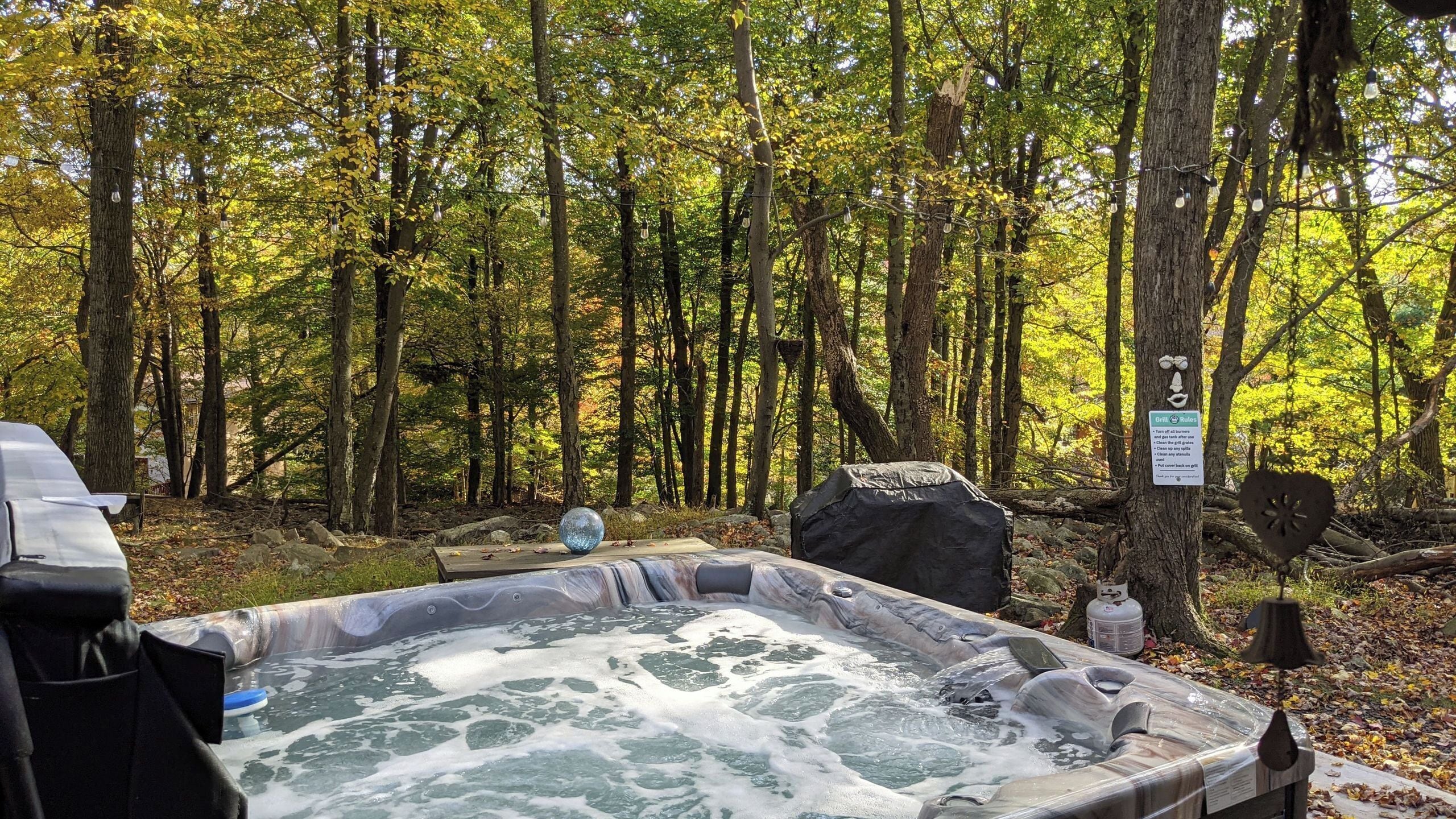 Outdoor spa tub