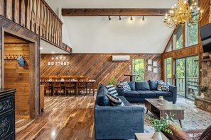 House (5 Bedrooms) | Interior - Sky View Chalet by Avantstay Stunning Interior, Spacious Deck, Hot Tub, & View (Lake Harmony)