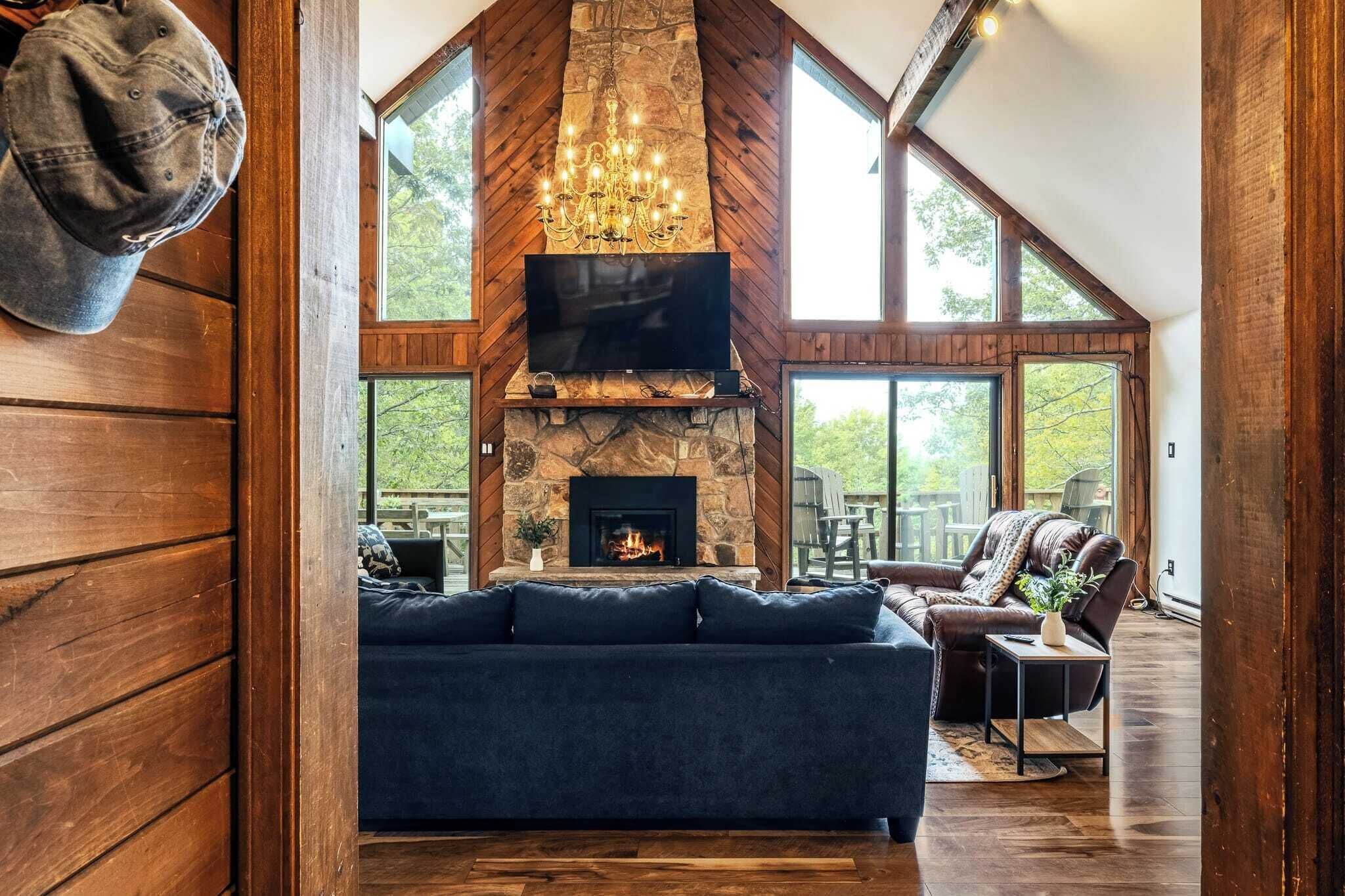 House (5 Bedrooms) | Interior