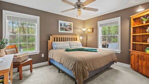 Chalet (3 Bedrooms) | 3 bedrooms, iron/ironing board, bed sheets