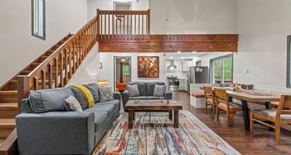 The Tranquil Trails by Avantstay Lake Access, Deck, Fireplace