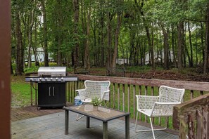 House (3 Bedrooms) | Interior - Trail House by Avantstay Walk to Creek + Deck (Albrightsville)