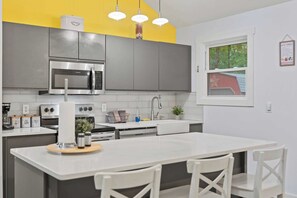 House (3 Bedrooms) | Interior - Trail House by Avantstay Walk to Creek + Deck (Albrightsville)