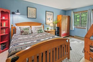 House (2 Bedrooms) | Interior - Boulder Pointe by Avantstay Deck & Forest Views, Boulder Lake Club Passes (Lake Harmony)