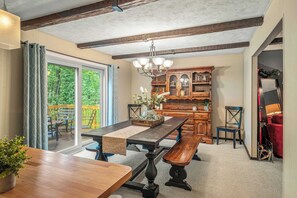 House (4 Bedrooms) | Interior - Double Diamond Lodge by Avantstay Group Escape w/ Firepit, Patio, Activities (Lake Harmony)