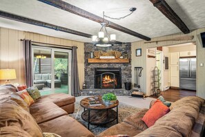 House (4 Bedrooms) | Interior